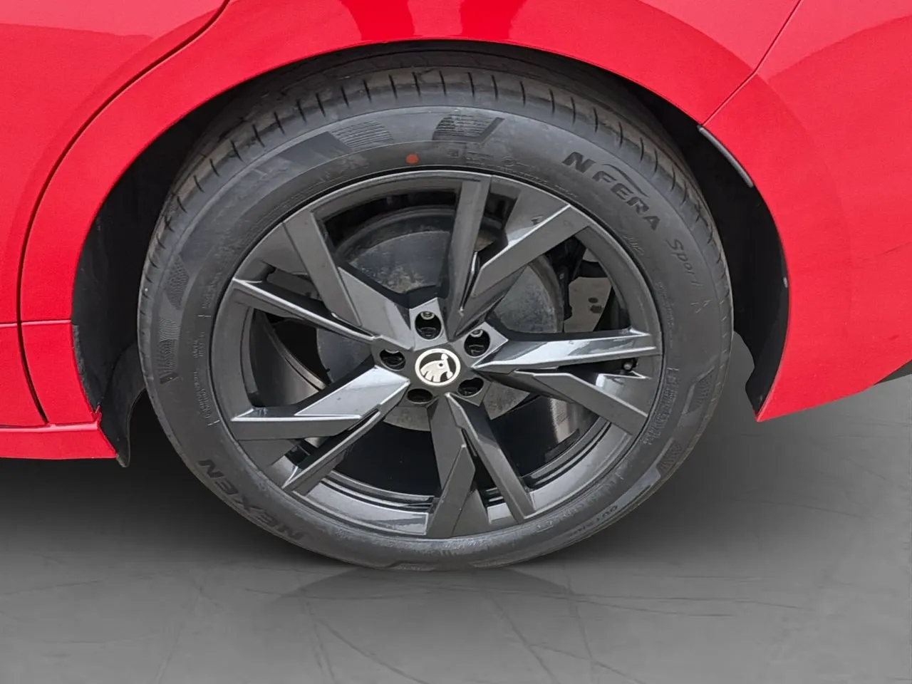 Vehicle image 33