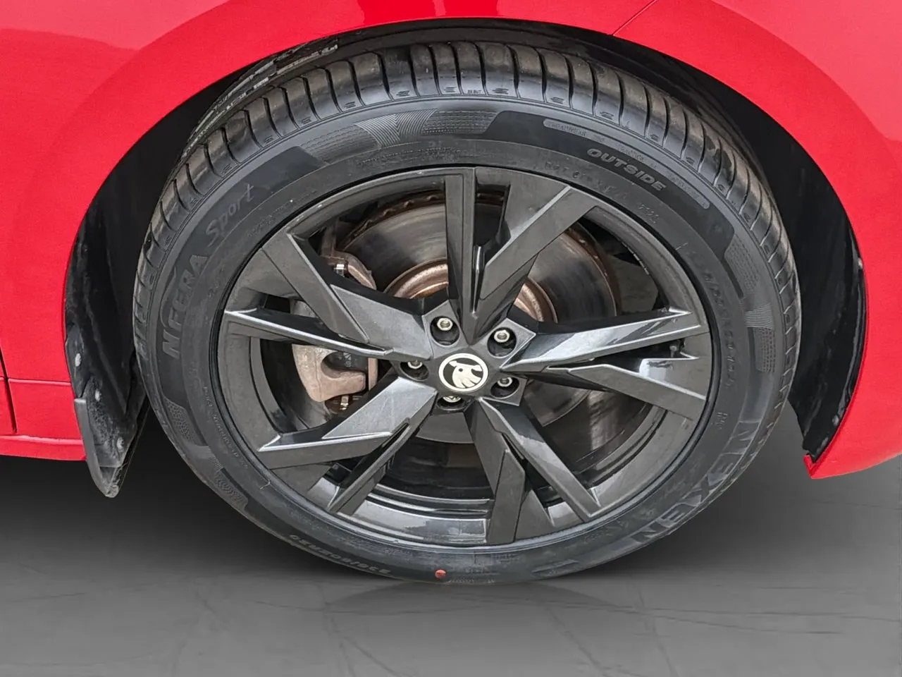 Vehicle image 35