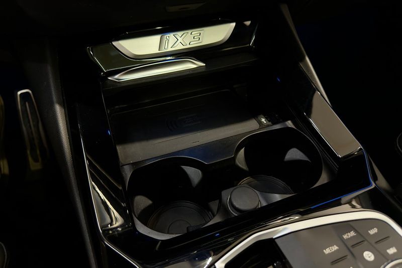 BMW iX3 bild 25