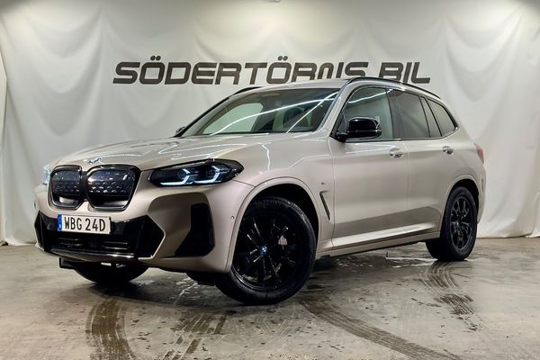 BMW iX3 CHARGED M SPORT PANORAMA LÄDER MOMSBIL - 2024
