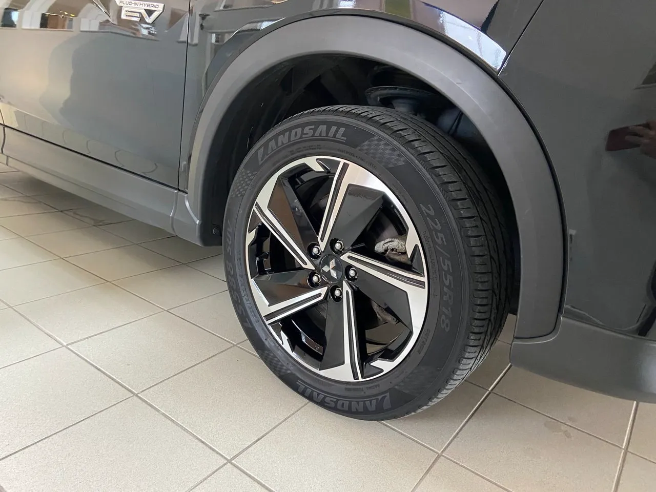 Vehicle image 14