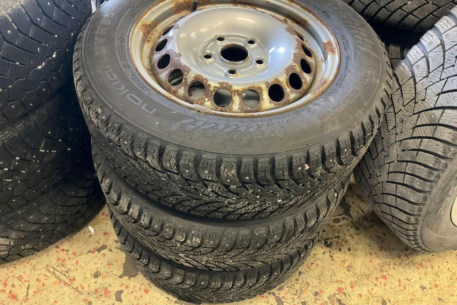 Vehicle image 14