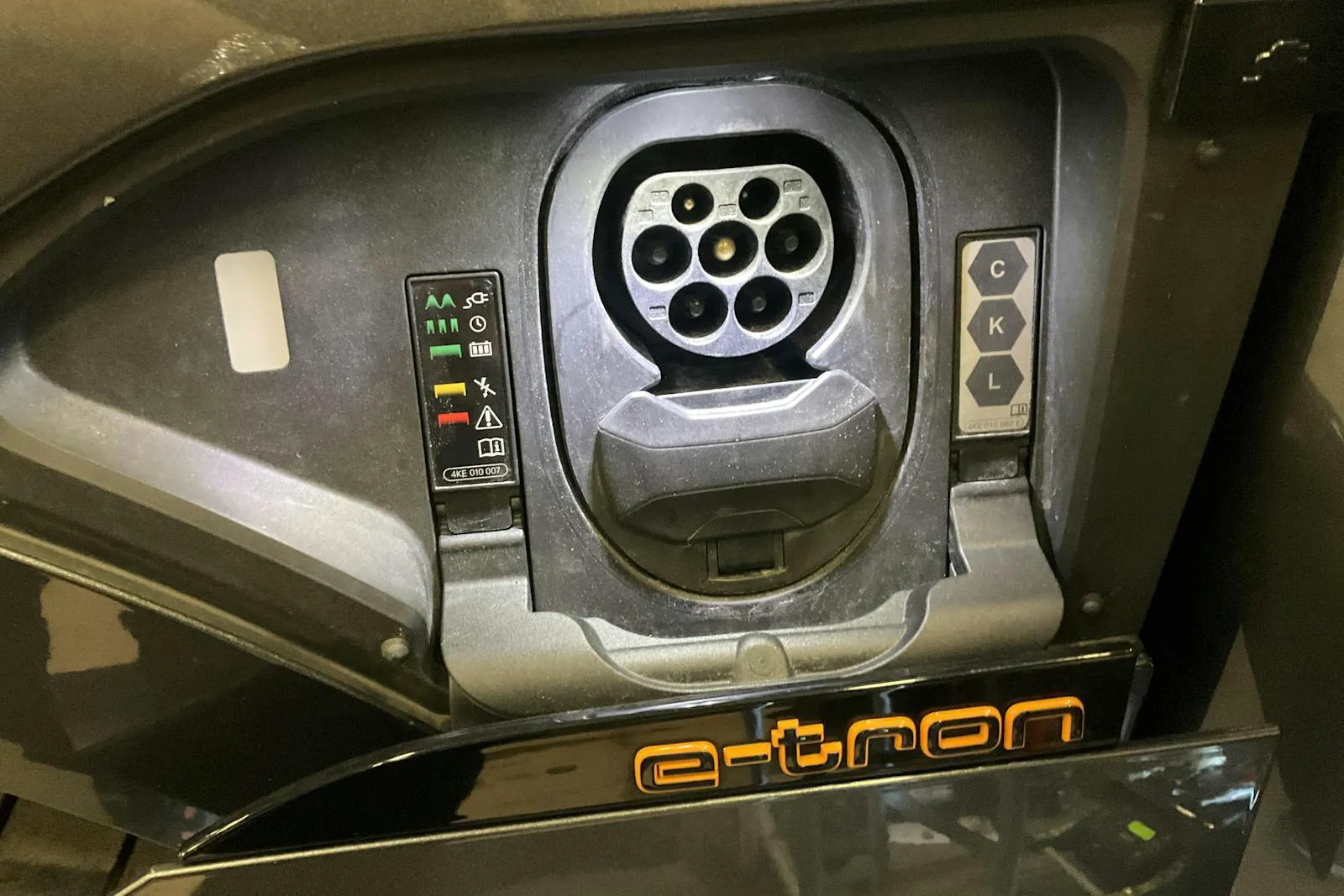 Vehicle image 18