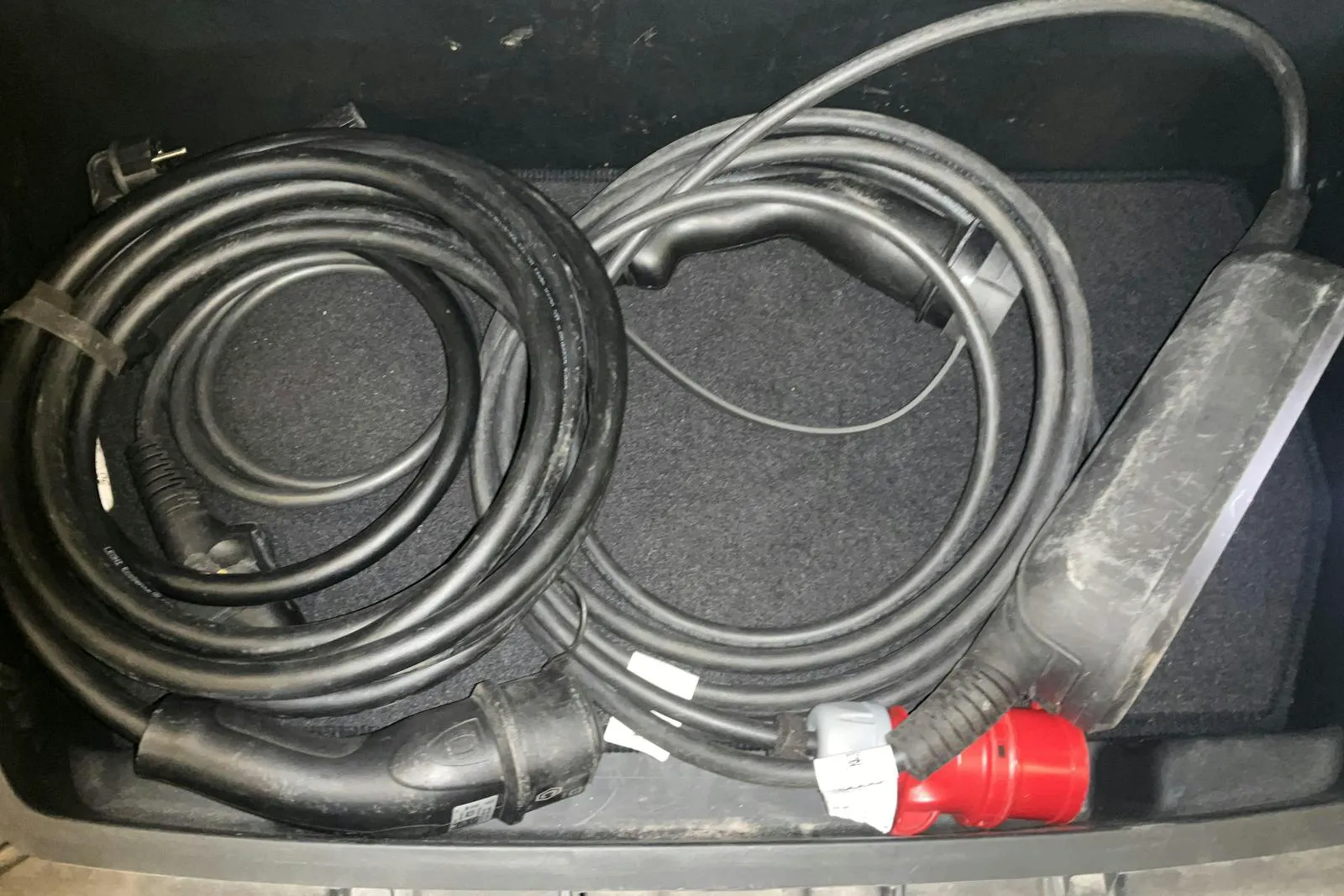 Vehicle image 16