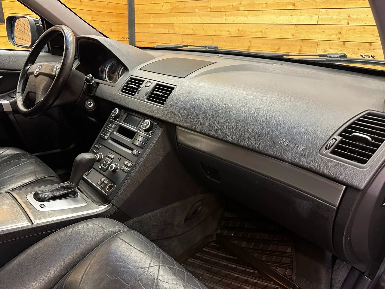 Vehicle image 25