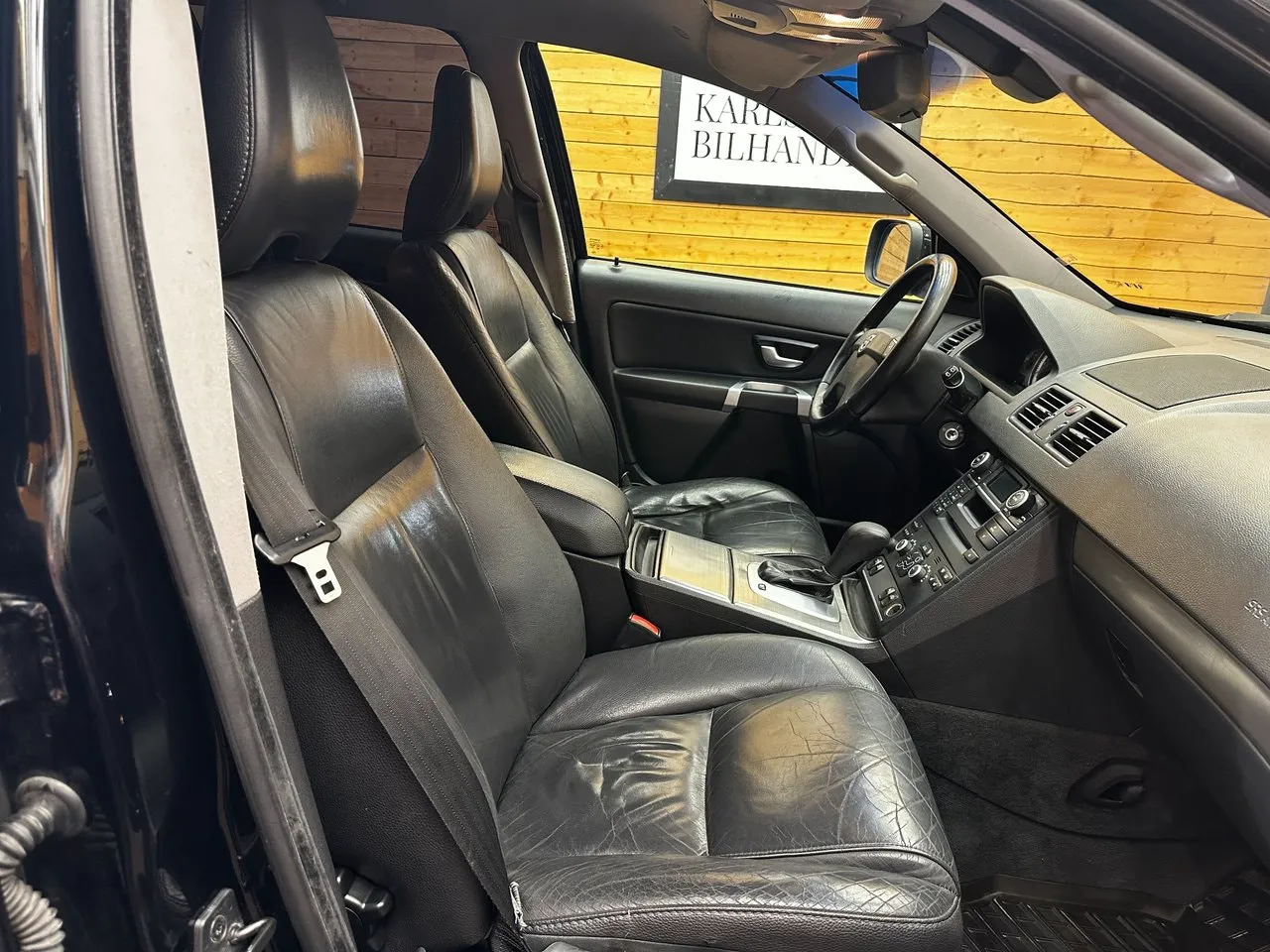Vehicle image 24