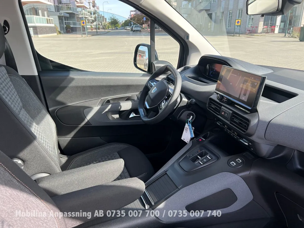 Vehicle image 21