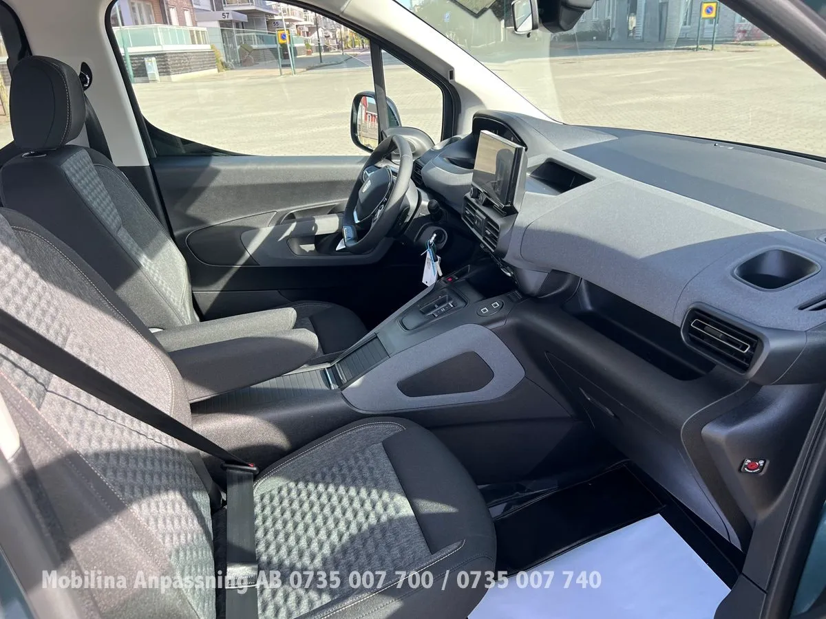 Vehicle image 22