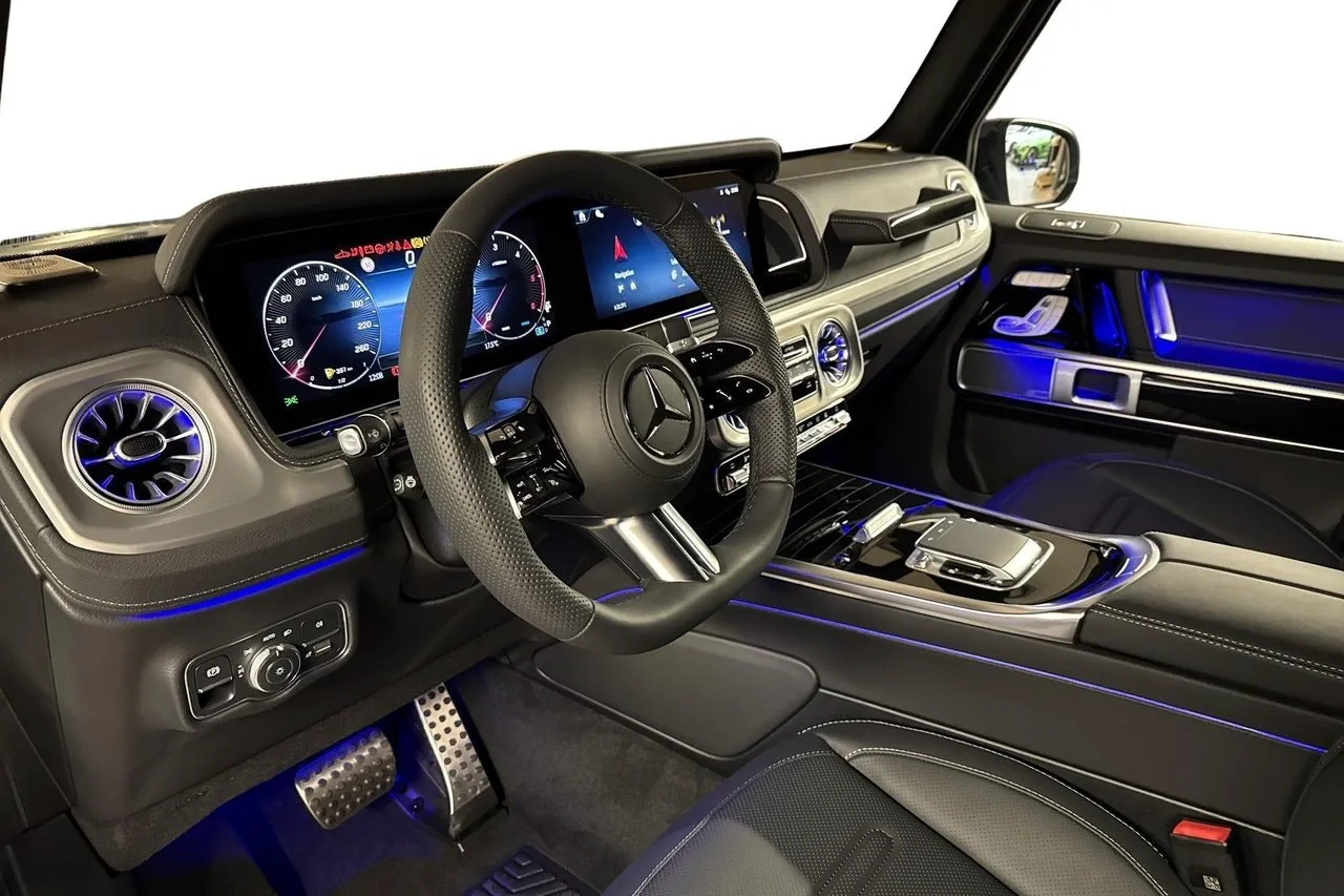 Vehicle image 6