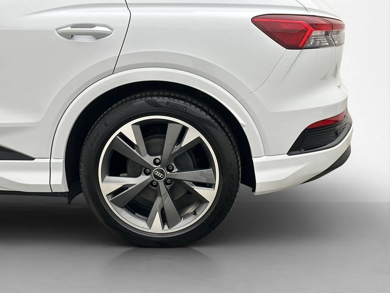 Vehicle image 30