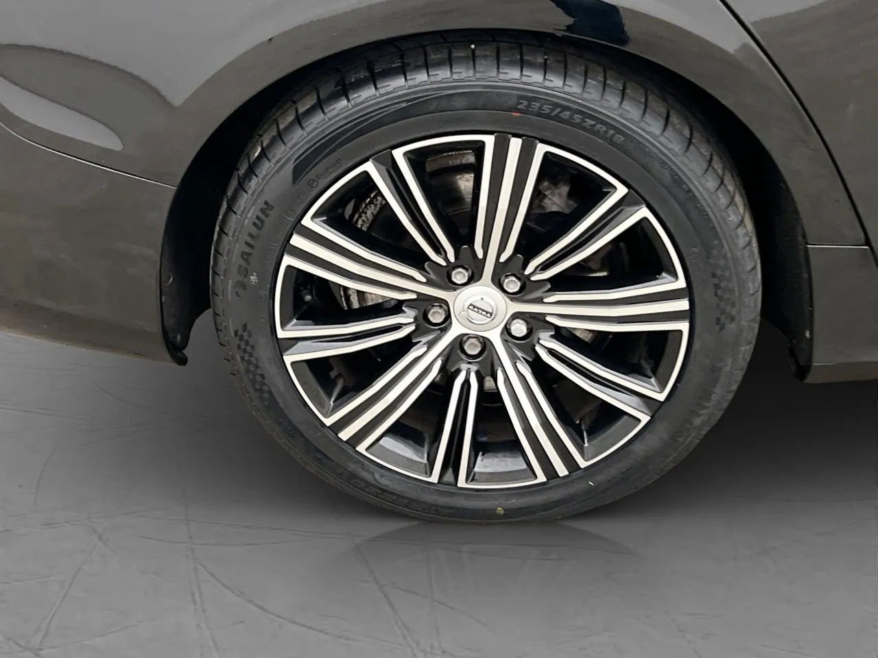 Vehicle image 30