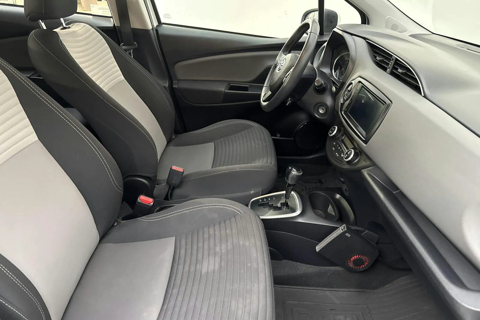 Vehicle image 6