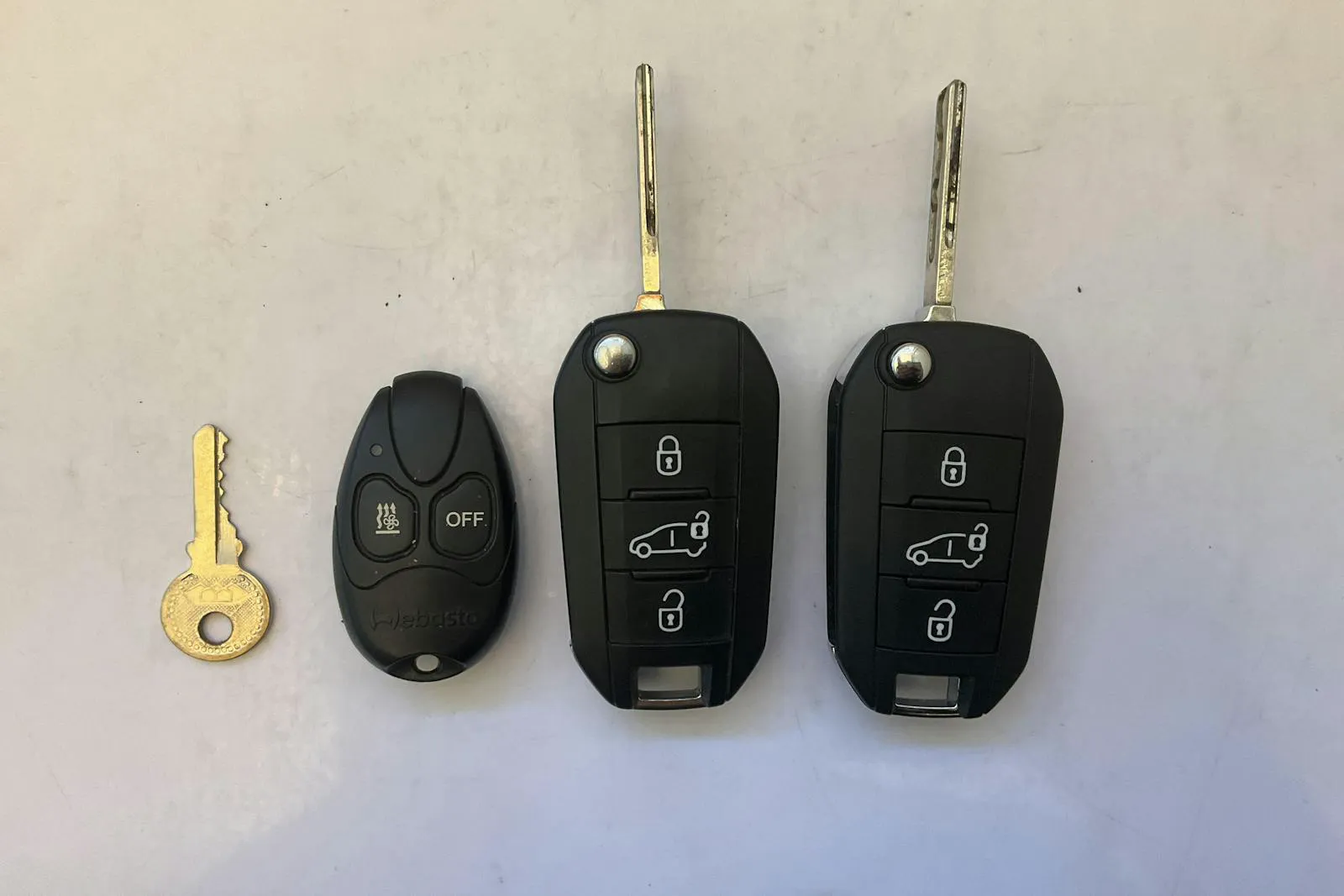 Vehicle image 14