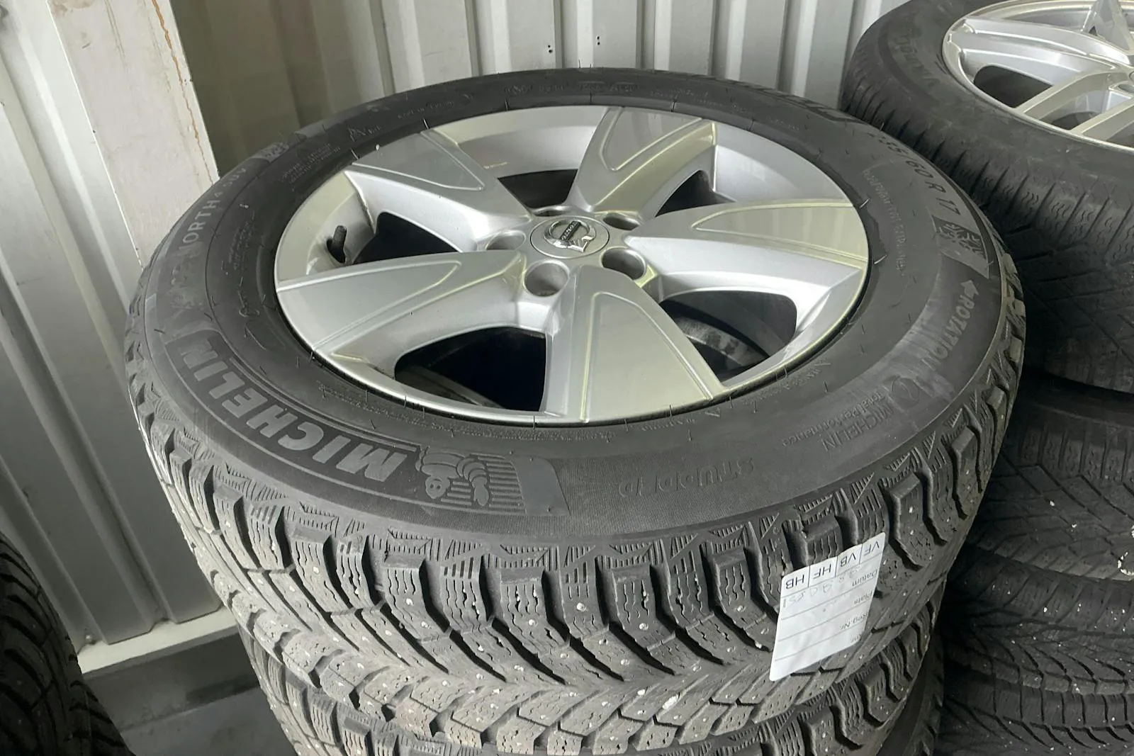 Vehicle image 14