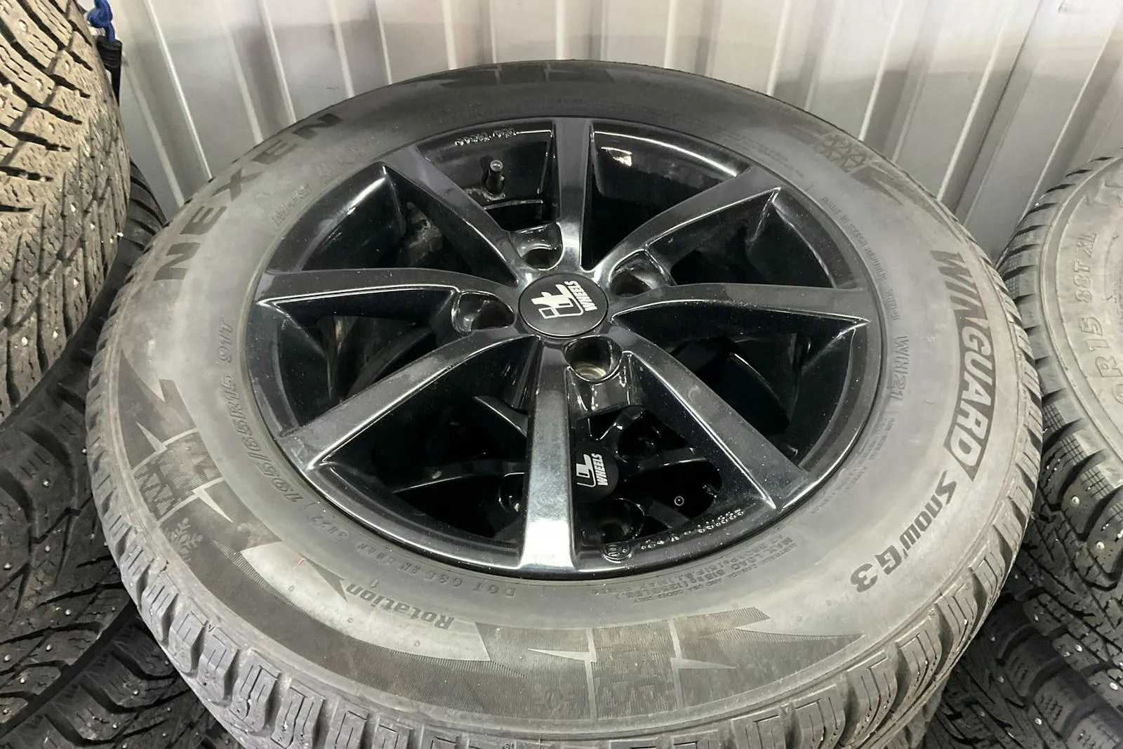 Vehicle image 11