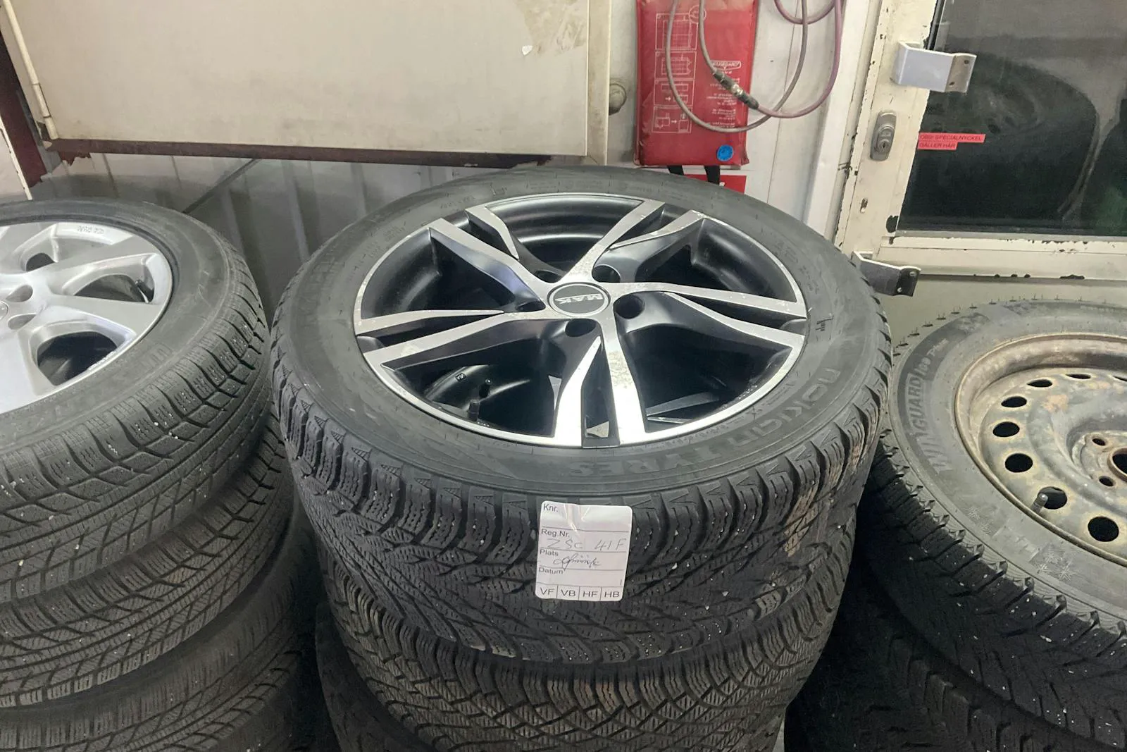 Vehicle image 13