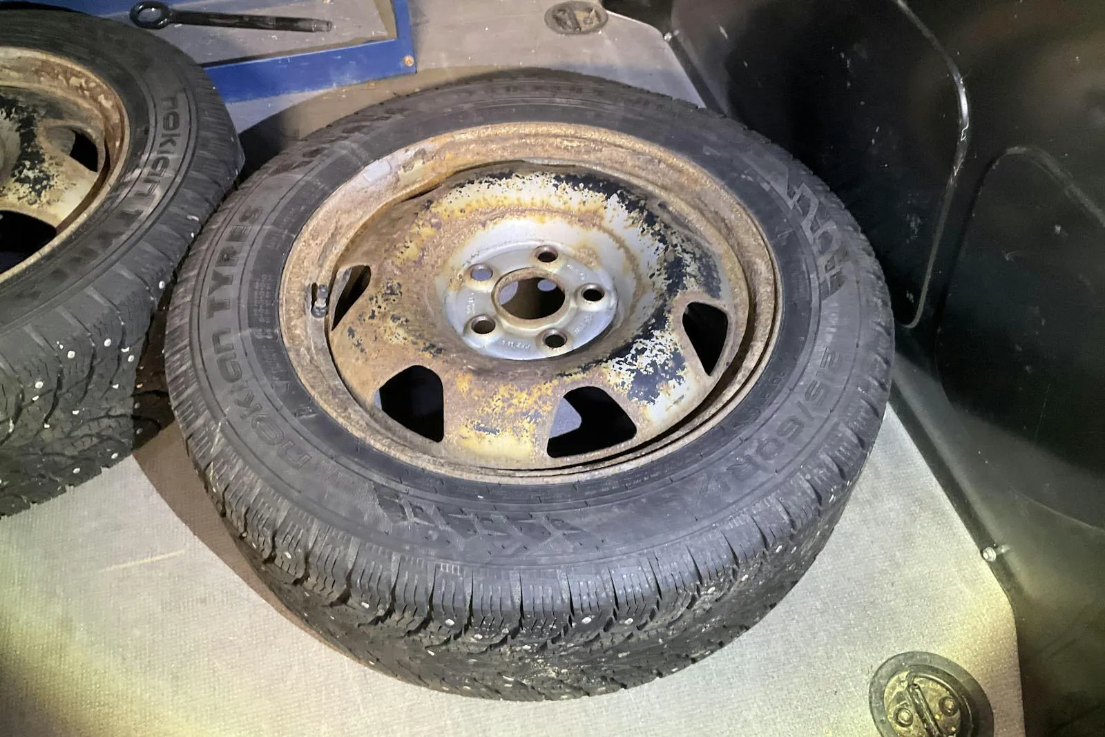 Vehicle image 11