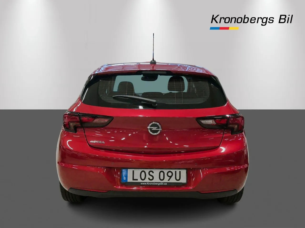 Vehicle image 4