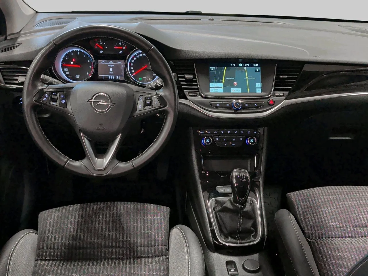 Vehicle image 6