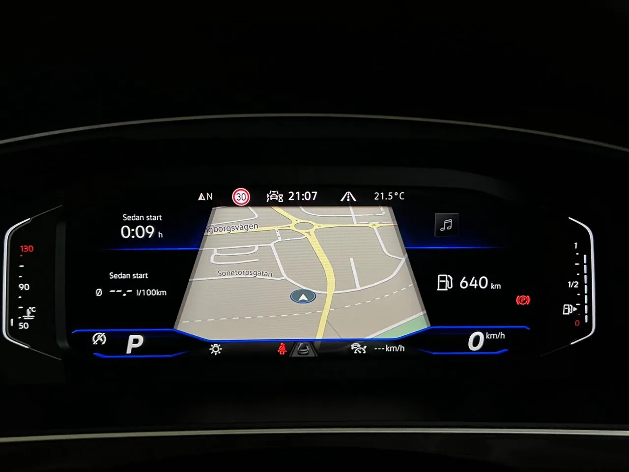 Vehicle image 18
