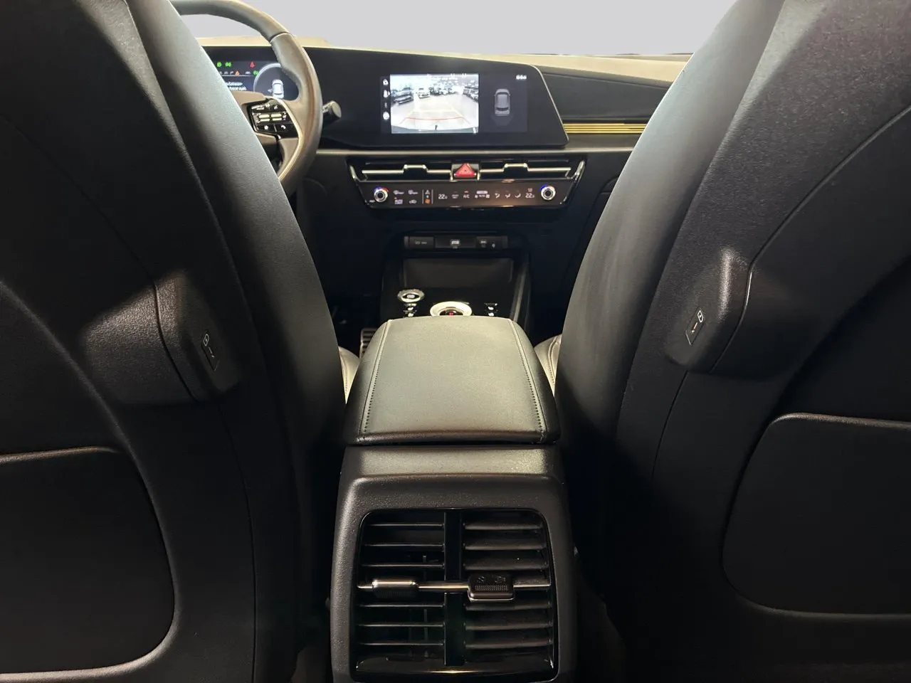Vehicle image 26