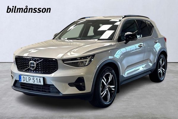 Volvo XC40 B3 FWD Bensin Plus Dark - 2025
