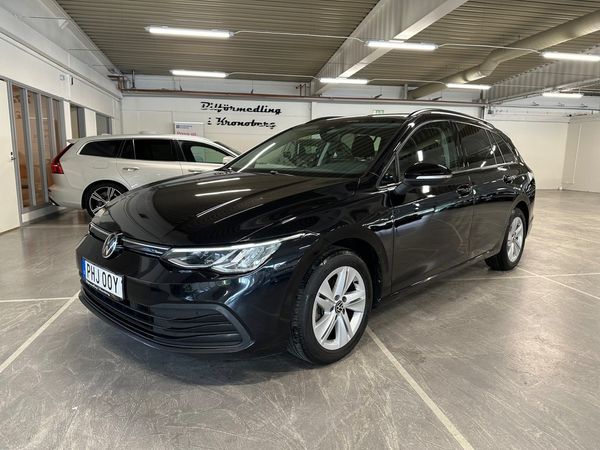 Volkswagen Golf Sportscombi 1.5 eTSI Värmare Drag Adaptiv B-kamera MOMS - 2023