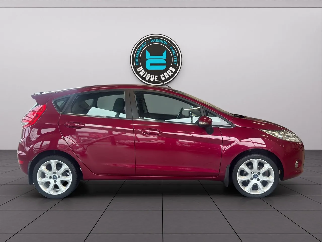 Vehicle image 1