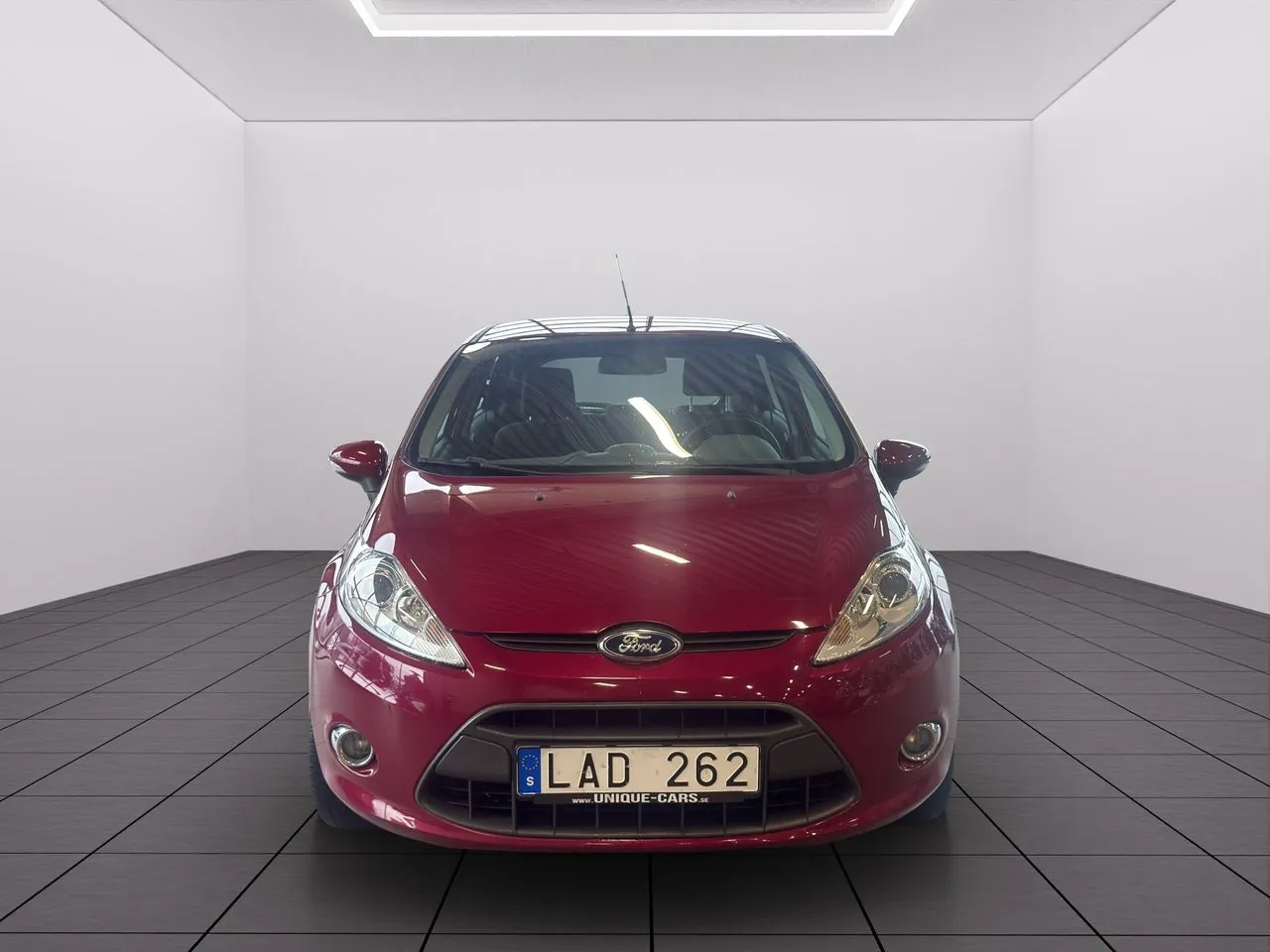 Vehicle image 7