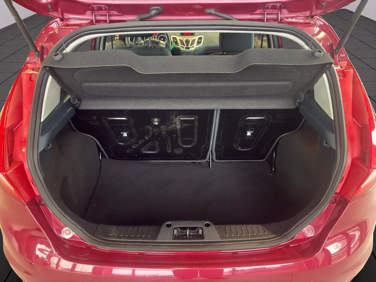 Vehicle image 17