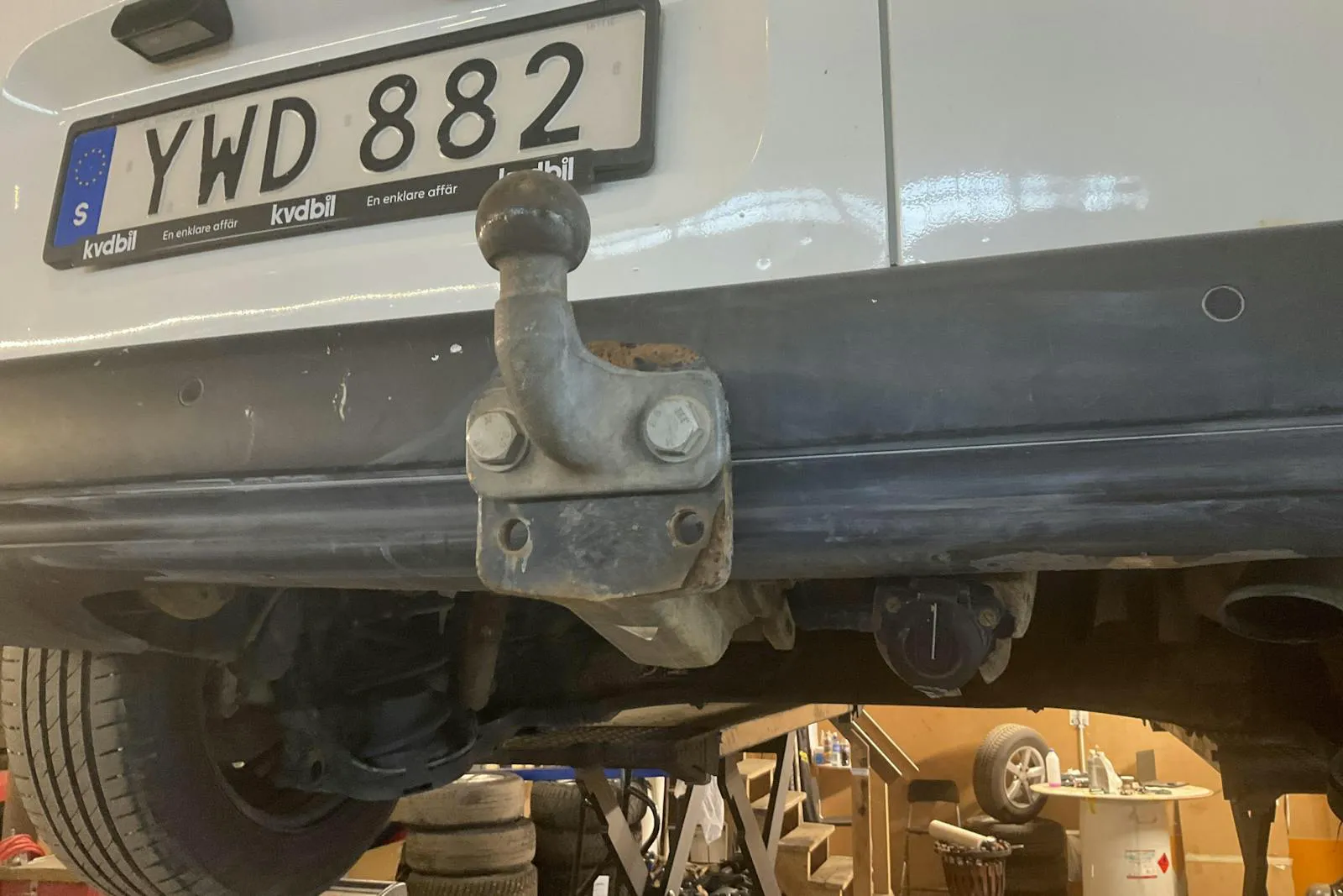 Vehicle image 14