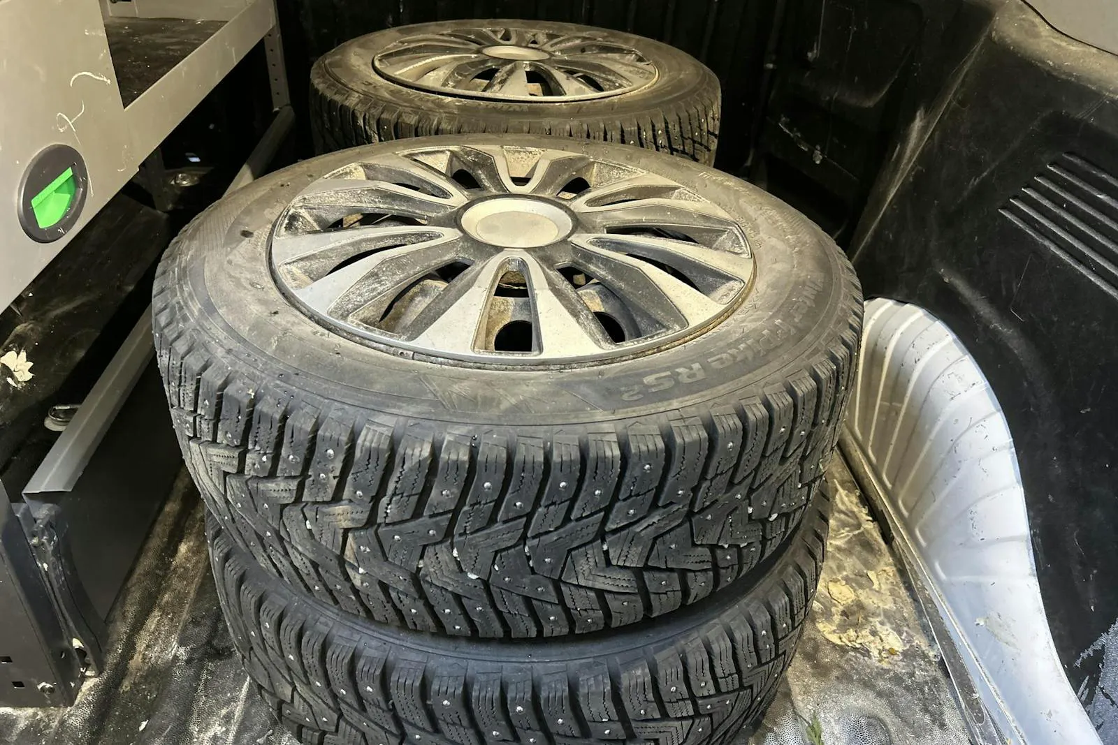 Vehicle image 15