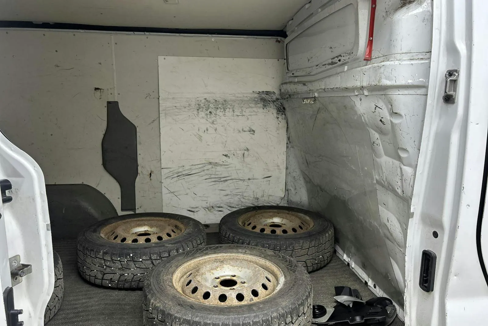 Vehicle image 7
