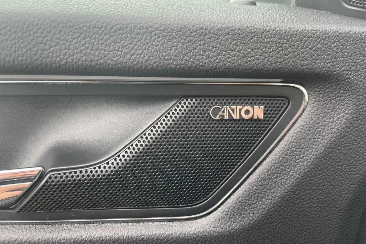 Vehicle image 22