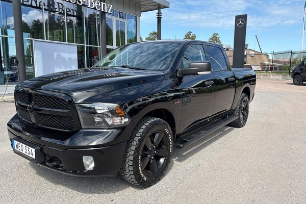 RAM 1500 Classic Crew Cab 5.7 V8 HEMI 4x4 TorqueFlite Euro 6 - 2023