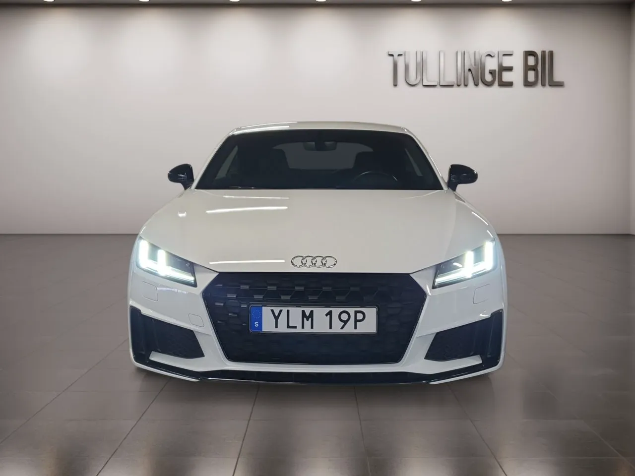 Vehicle image 7