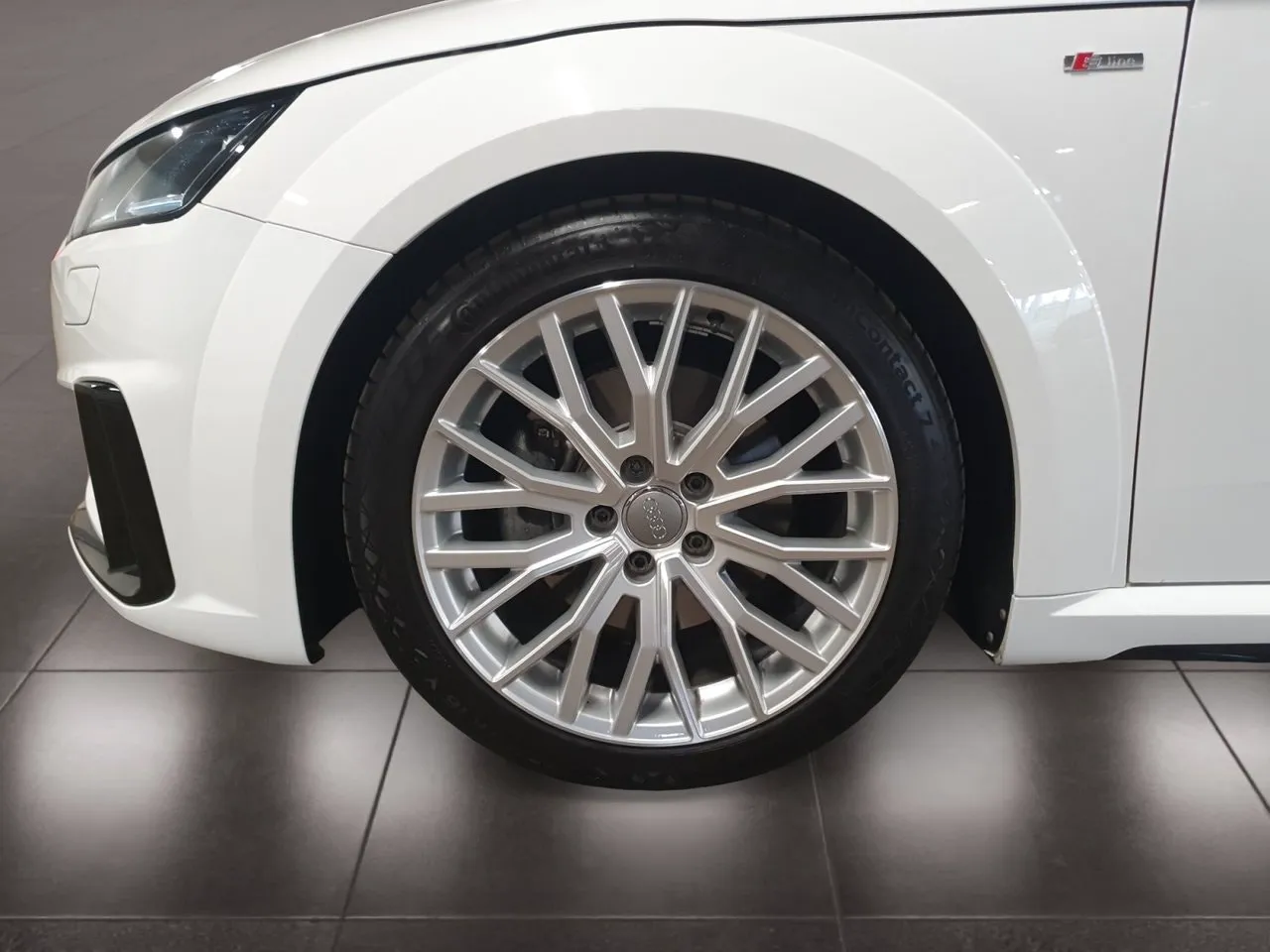 Vehicle image 8