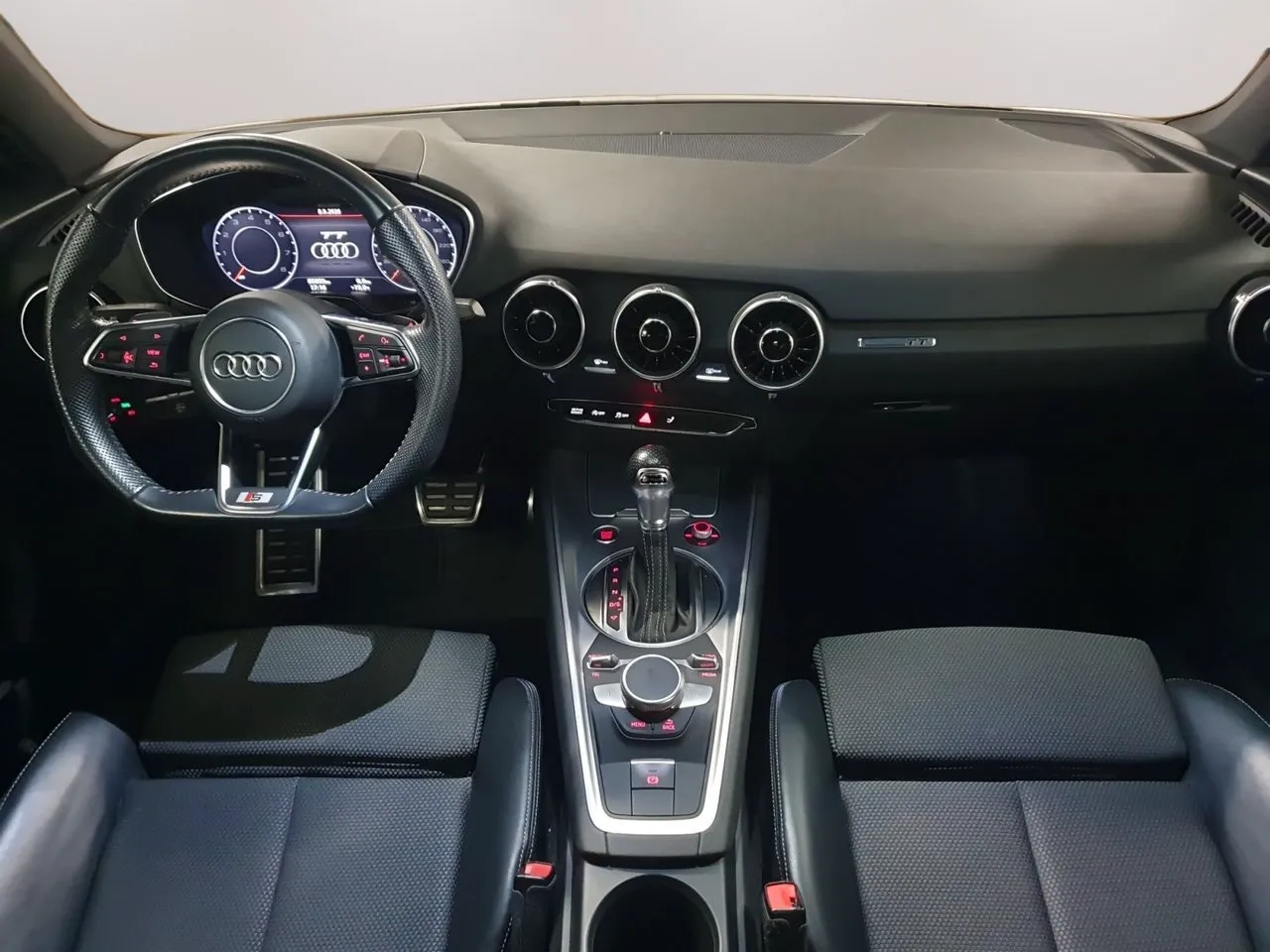 Vehicle image 14