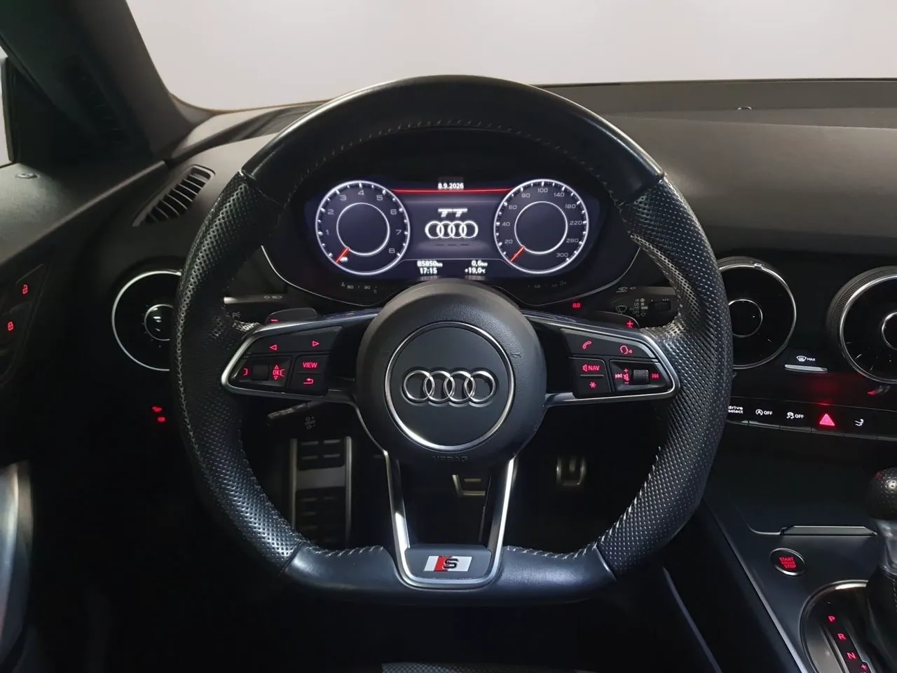 Vehicle image 17
