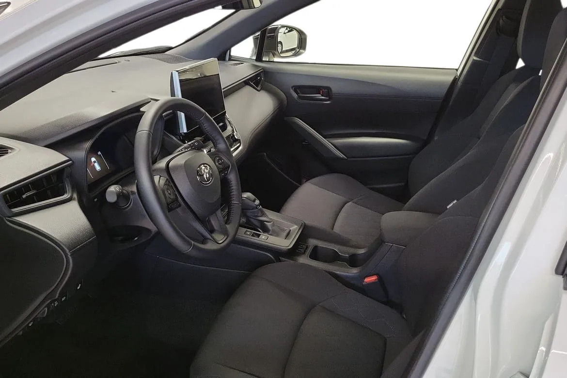 Vehicle image 12
