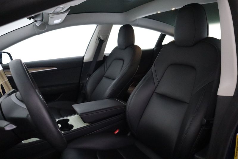 Tesla Model 3 bild 13