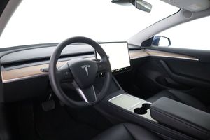 Tesla Model 3 bild 11