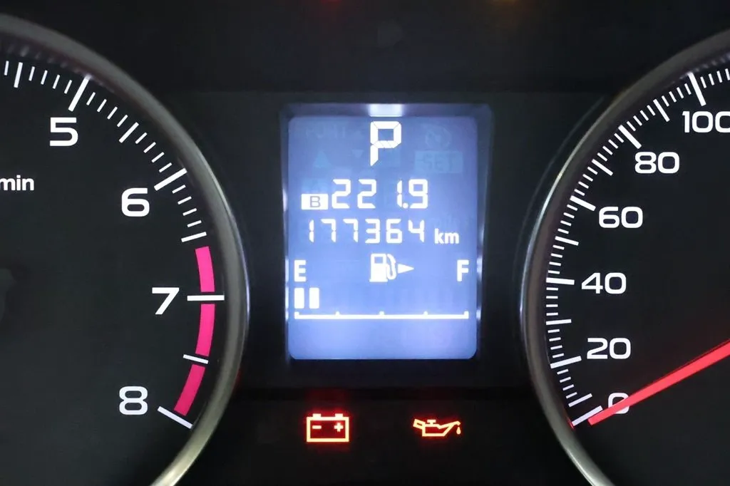 Vehicle image 15