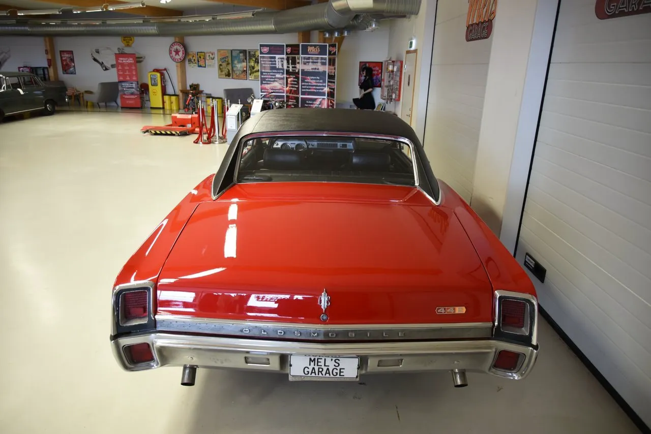 Vehicle image 8