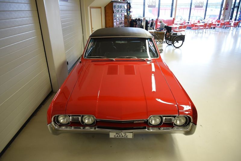Oldsmobile Cutlass bild 15