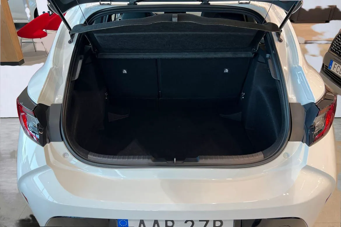 Vehicle image 11
