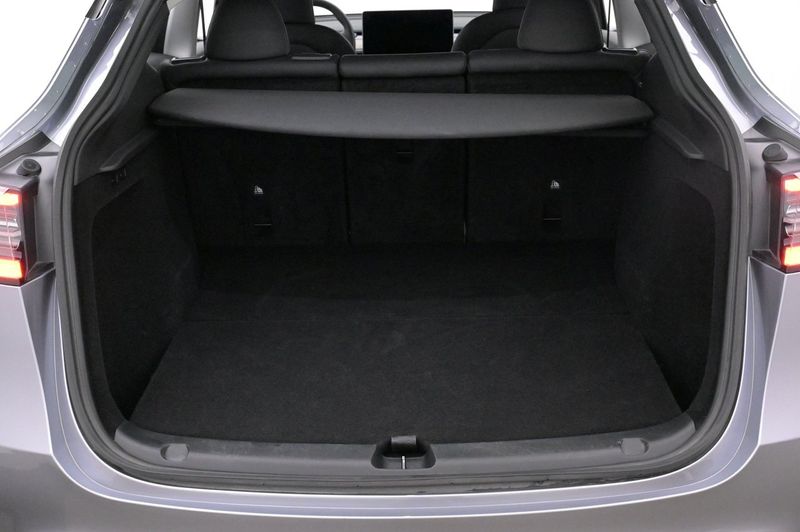 Tesla Model Y bild 24