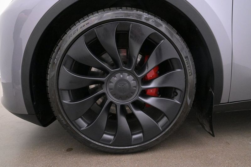 Tesla Model Y bild 27