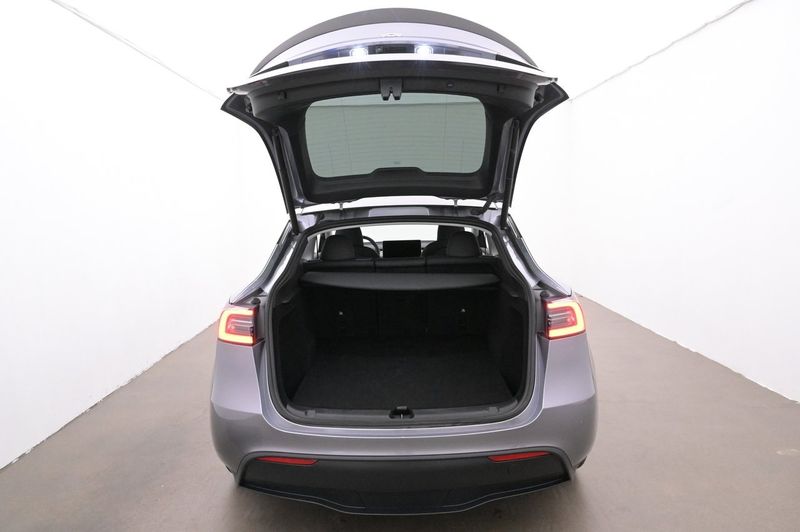 Tesla Model Y bild 22
