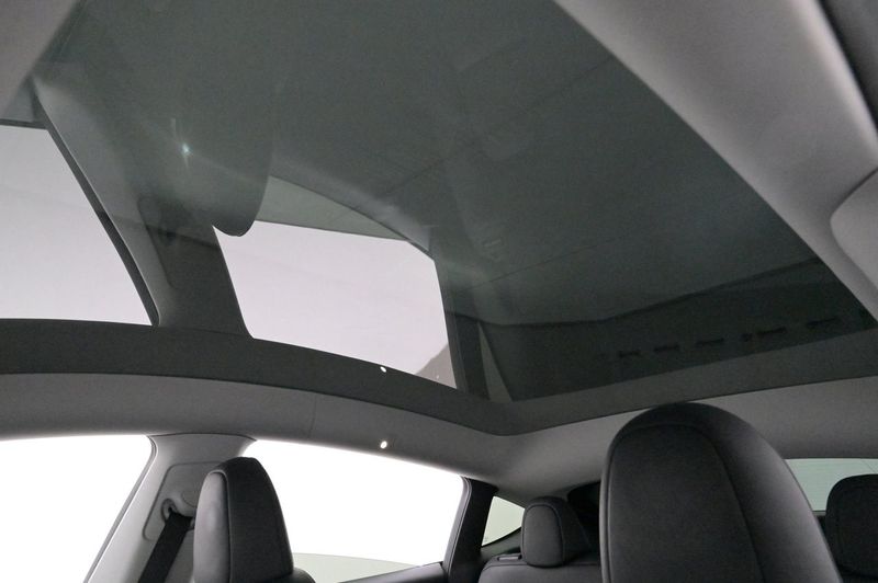 Tesla Model Y bild 20